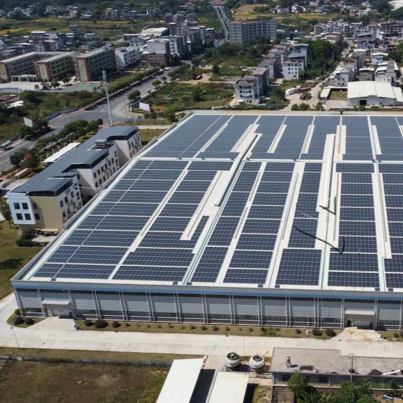 Çoğu kiremit çatı tipine uyarlanabilen, dayanıklı alüminyum konstrüksiyona ve hızlı montaj özelliklerine sahip, çok yönlü Güneş Paneli Çatı Montaj Braketleri